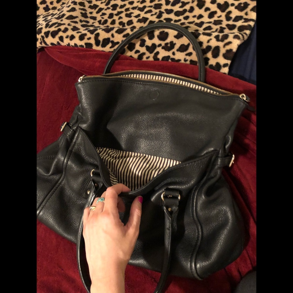 Kate Spade New York Cobble Hill Leslie Tote - Picture 3 of 5
